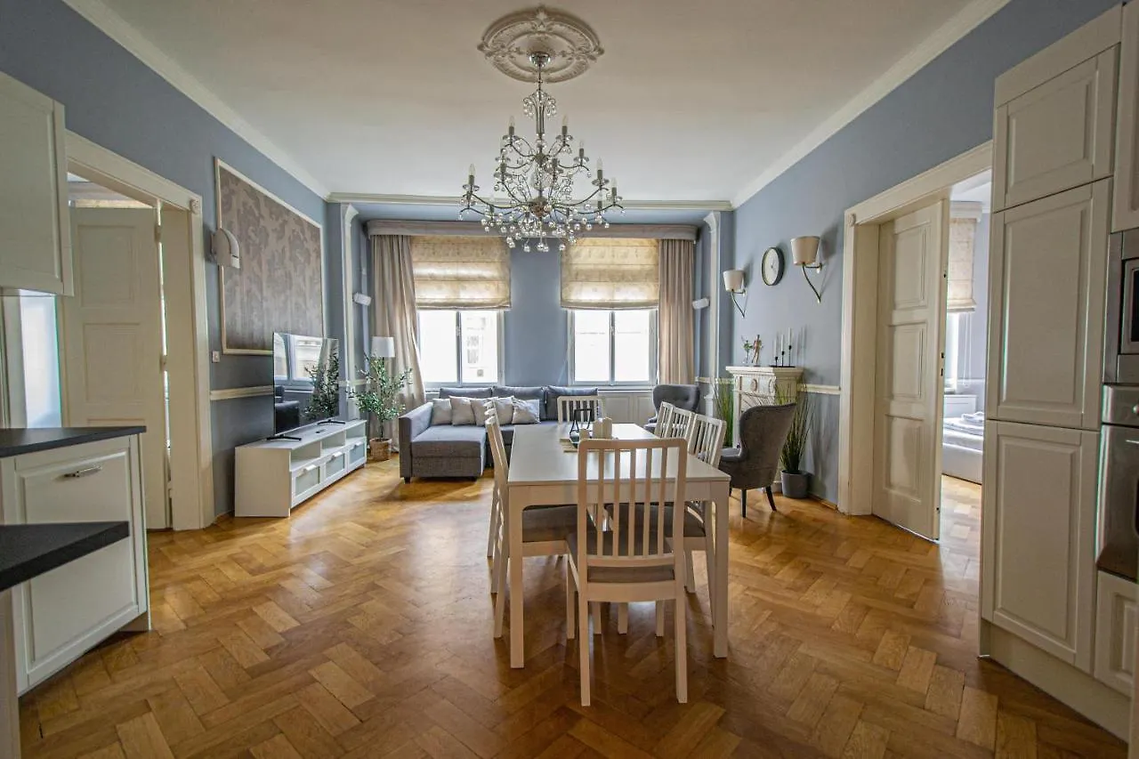Luxury Central 150M2 Apartment On Wencelas Square With Private Garage Prague